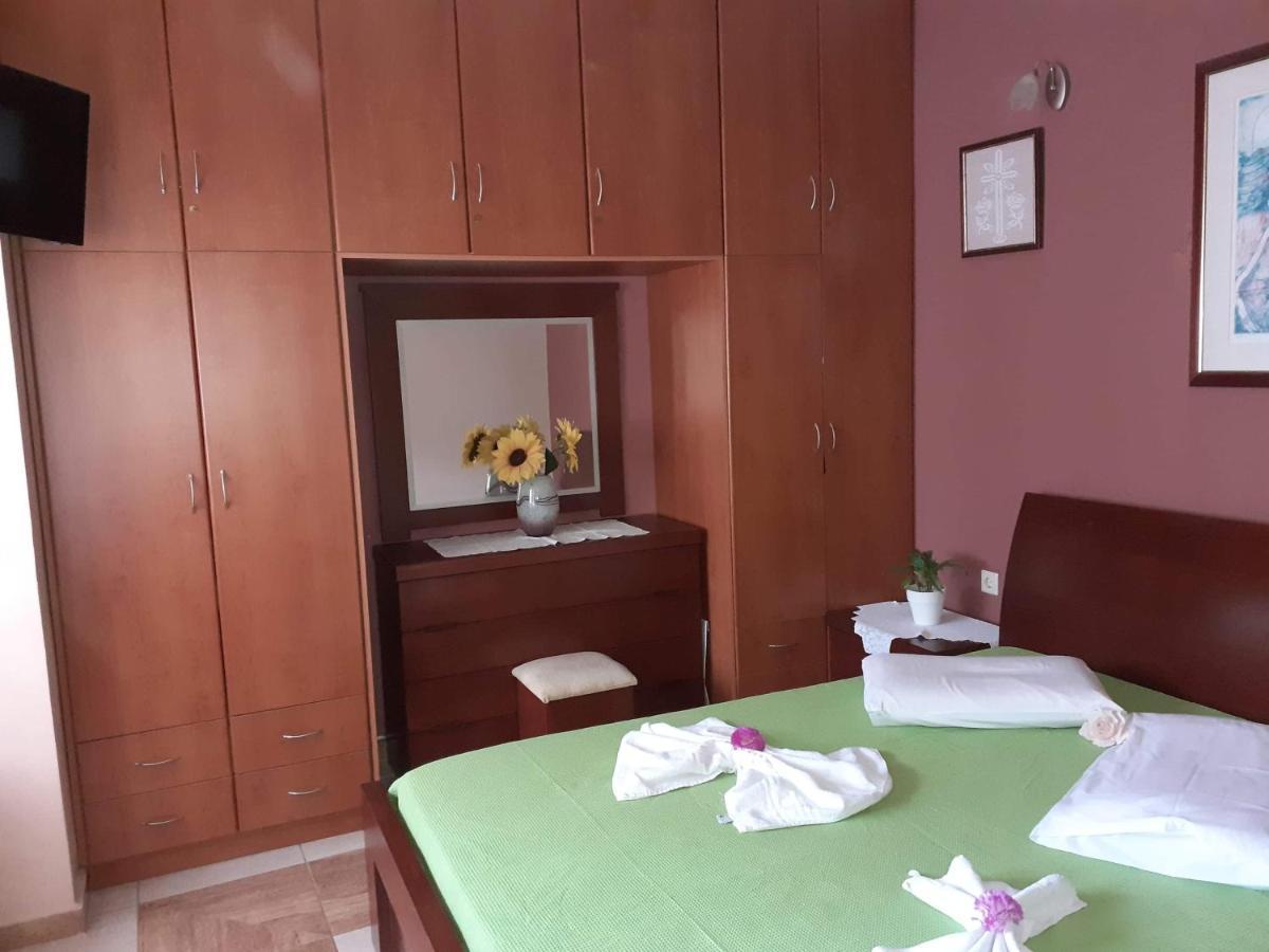 Eliza Apartments Rethymno Esterno foto